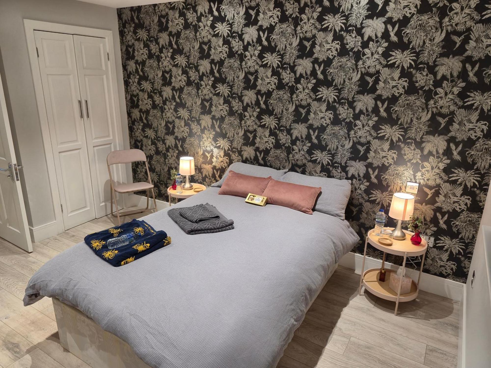 The Crown Radnage Hotell Exteriör bild