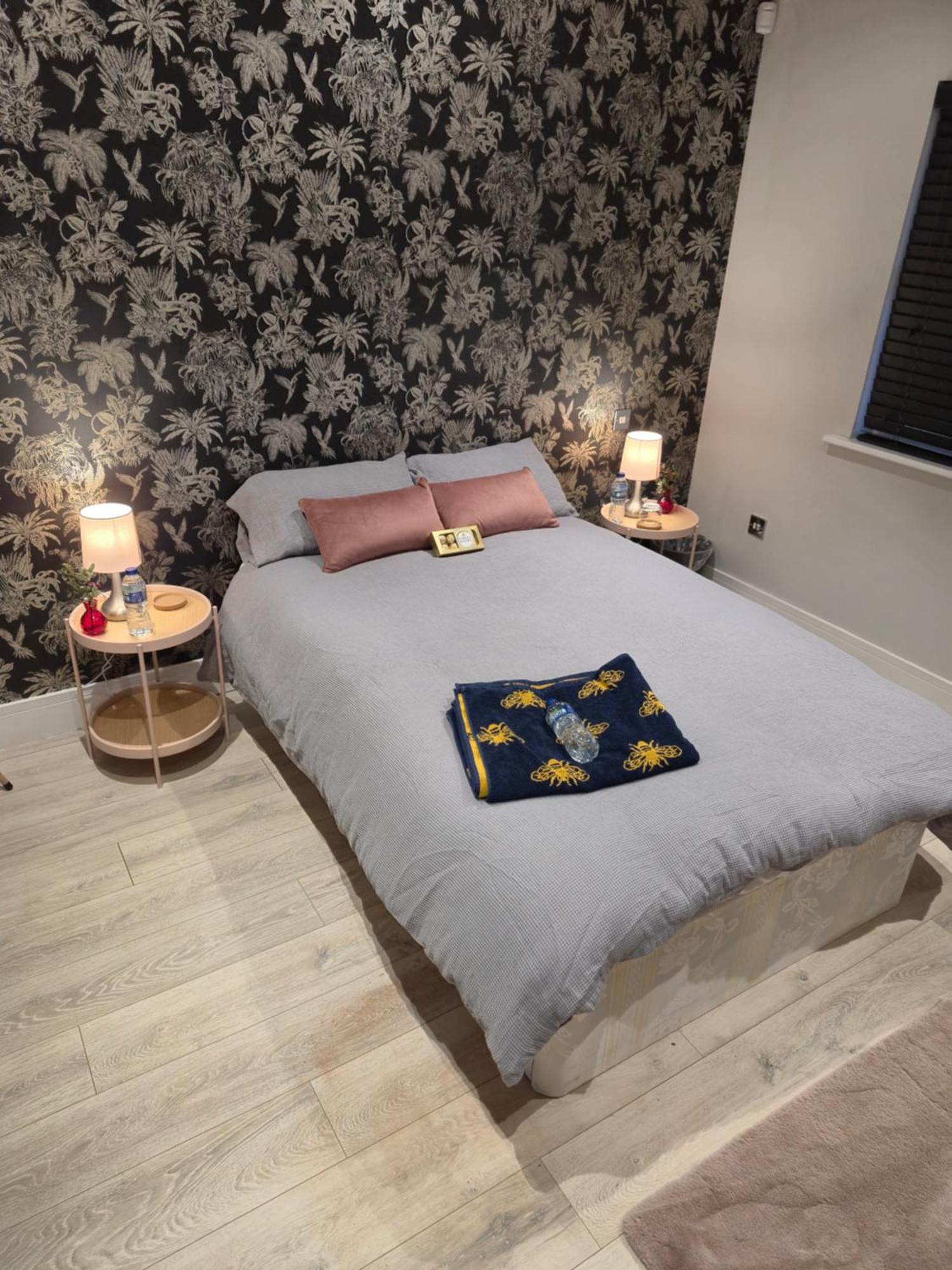 The Crown Radnage Hotell Exteriör bild